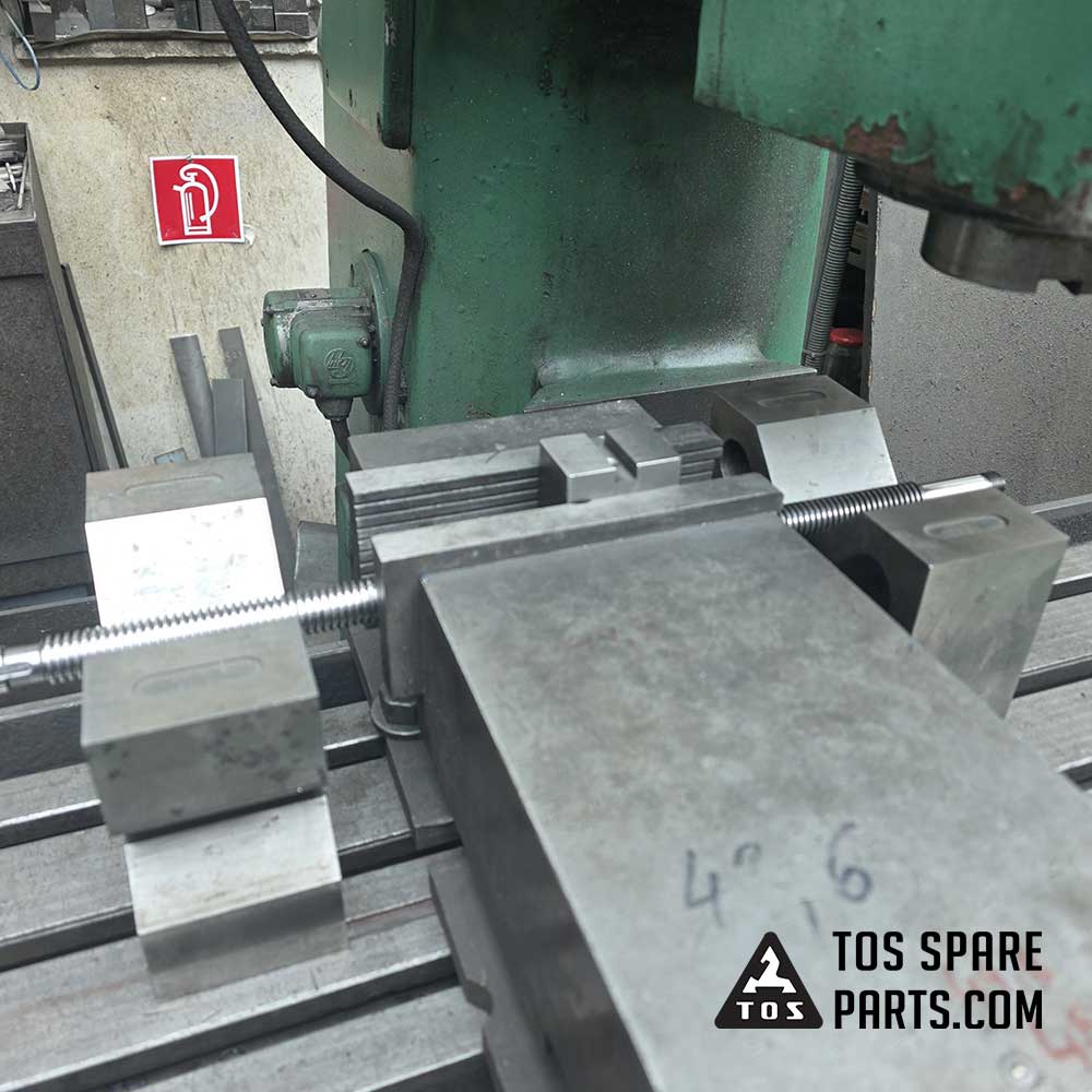 TOS Trenčín – SN50 – cross slide screw and nut – clamping TOS Trenčín - SN50 - cross slide screw and nut - clamping